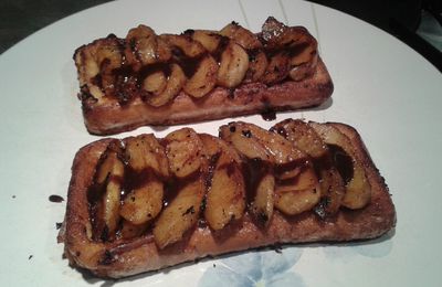 Pain perdu aux pommes et sauce aux truffes au chocolat