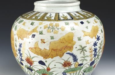 Wucai 'Fish' jar, Jiajing period (1522-1566)