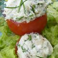 Tomates farcies au poisson froid et labneh