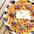 ...Boulettes sauce tomate basilic, penne, burrata...