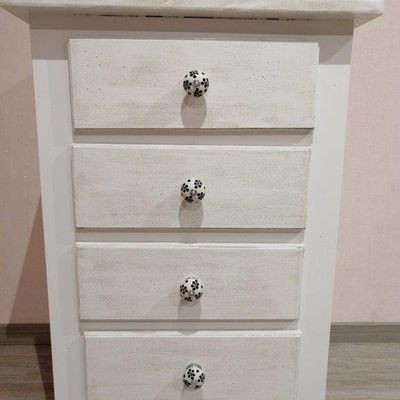 Table de chevet relookée par Michèle B. (Reclainville-28)