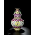 An unusual 'famille-rose' sgraffiato double-gourd vase. Seal mark and period of Qianlong