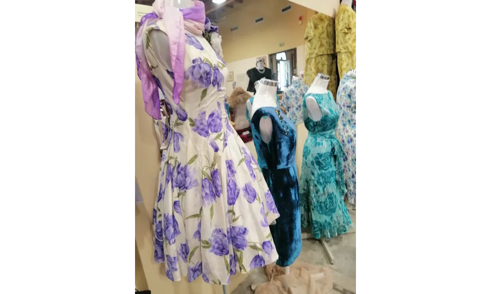 Vu d'ici vu d'ailleurs# La mode. à Ermopouli # Musée de l'Industrie 