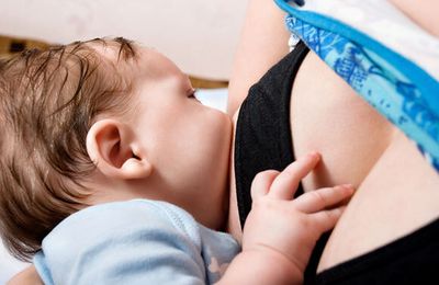 Augmentation mammaire : allaitement et voyage en avion