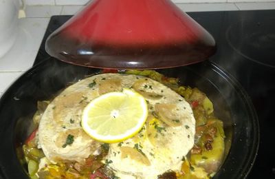 Tajine de tranches de requin mako et de légumes variés