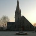 UNE EGLISE AU LEVER DE SOLEIL