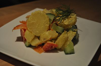  Salade de pommes de terre au saumon