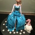 Gâteau poupée Reine des neiges