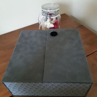 pour ranger colliers, foulards et bijoux