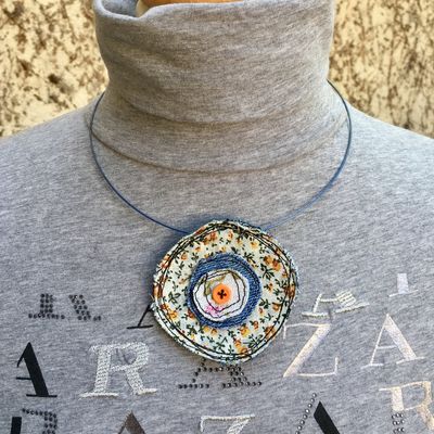Collier artisanal / Bijoux textiles