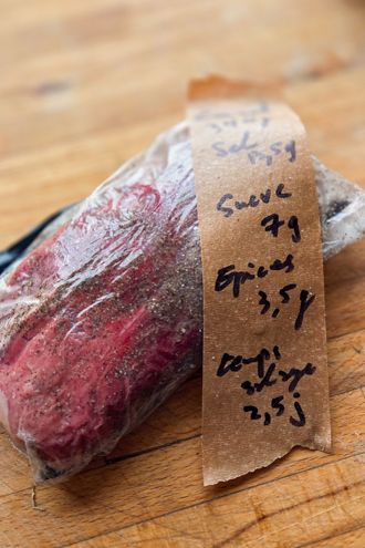 Magret de canard fumé et séché