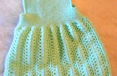 Robe naissance couleur vert pastel