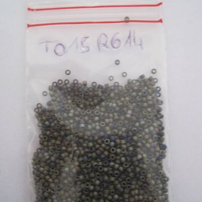 Rocailles TOHO 15/0 - T015R614