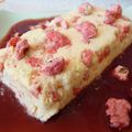 Glace aux pralines roses et son coulis de cerises