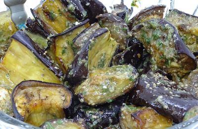Aubergines rôties aux anchois et à l'origan