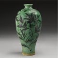 A Rare 'Cizhou' Green-Glazed Painted Vase (Meiping) Northern Song / Jin Dynasty