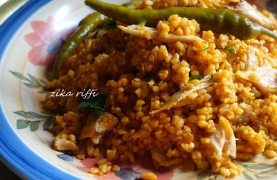 PLAT DE BOULGOUR ( BULGUR PILAVI ) A L’ÉMIETTÉ DE POULET 