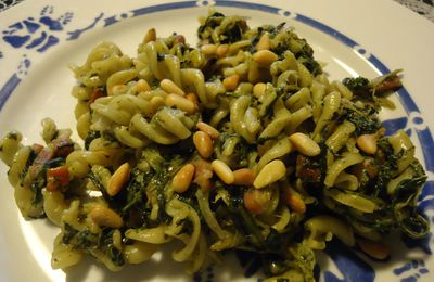 Pâtes aux épinards, roquefort et petits lardons