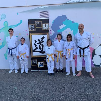 VIE DU CLUB : AKAMT SAULXURES-LES-NANCY : Dernier cours chez les enfants : remise des grades et parcours de jeux éducatifs