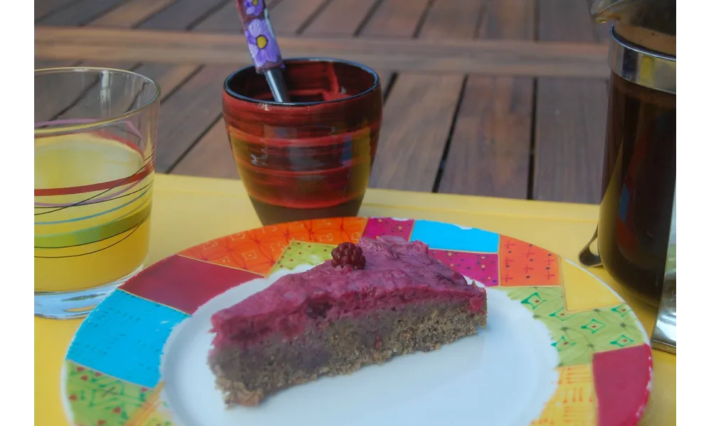 Mélanger rhubarbe, framboises et noisettes pour un petit plaisir sucré