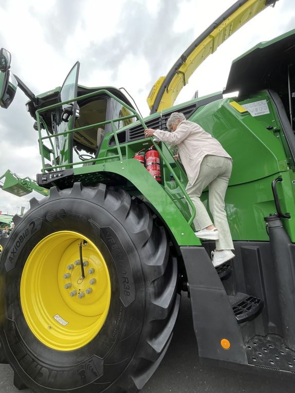 Vendredi 17 octobre 2025  :  c'était le 10 octobre 2025 au Sommet de l'élevage à La GRANDE HALLE D'AUVERGNE