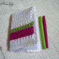 Serial Crocheteuse 215 : un protège carnet rayé au crochet