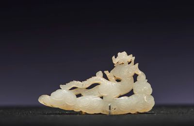 White jade dragon among clouds, Wuyue Kingdom (907-978)