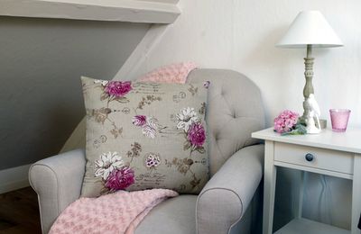 Des coussins dans l'esprit shabby chic