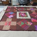 Patchwork de Martine, les boîtes de Catherine et Claudine, sac en cours de Claudine, boîte en cours