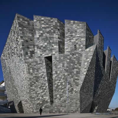 Kadokawa Musashino Museum 