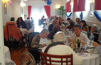 MIREVAL : Proches et amis pour le repas des familles de la résidence Le Valmi
