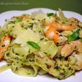 Pâtes aux crevettes et pesto d'amandes