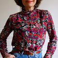 Une blouse, un col victorien et des fleurs