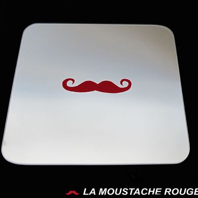 Moustache de couleur