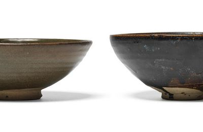 A Jizhou green-glazed painted bowl and a black-glazed bowl, Song dynasty (960-1279)