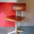 Une nouvelle chaise enfant vintage ! Et une chaise de bureau dans le style industriel...