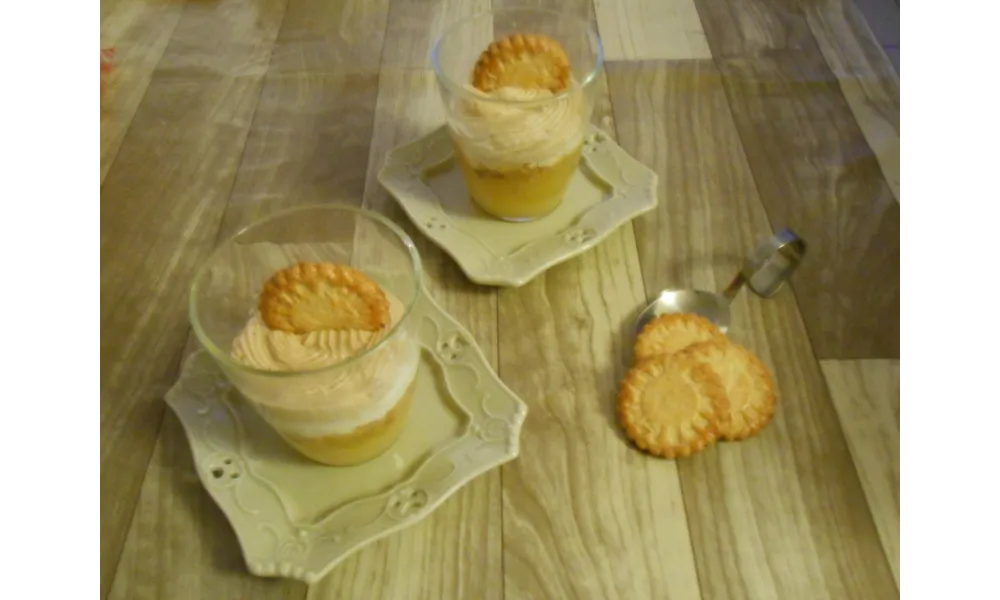 verrine de compote et mousse praliné sur croquant galette St Michel