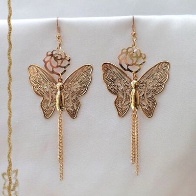Boucles d'Oreilles Pendantes Légères Garoa Papillon Avec Fleur Filigrane Avec Chaînettes Et Strass 