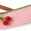 Do it yourself du week-end, aujourd'hui la trousse cerise au crochet...