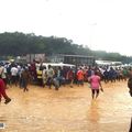 Saison de pluie: Abidjan sous les eaux, hier: Des véhicules noyées