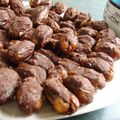 DATTES FOURREES AU CHOCOLAT ET AUX AMANDES