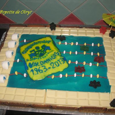 Gâteau piscine 50 ans Club Nautique