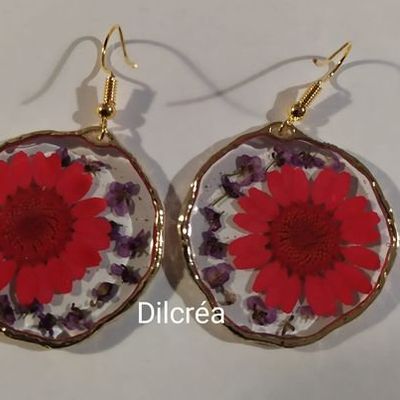 résine et fleurs séchées.