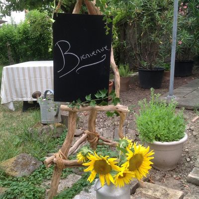 Bonjour, Une soirée au jardin ... 