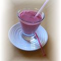 Un smoothie à la framboise pour un octobre rose