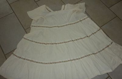 Une robe des années 60 transformée en jupe pour ma puce