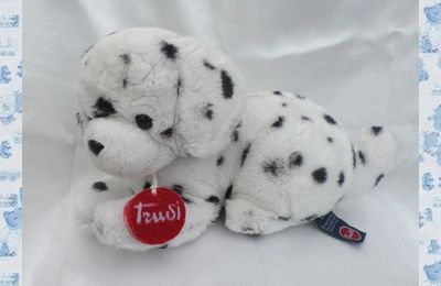 Doudou Peluche Chien Chiot Dalmatien Couché Trudi