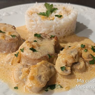 FILET MIGNON DE PORC  A LA CRÈME ET CHAMPIGNONS