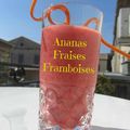 Smoothie ananas, fraises, framboises