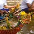 Un jour, une photo - Siem Reap, la fête des eaux 2008 - Offrandes